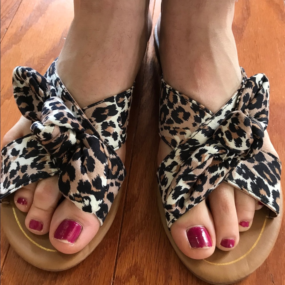 Leopard Slides - Picture 2 of 4